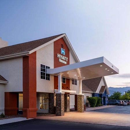 Отель Hyatt House Colorado Springs Airport Экстерьер фото