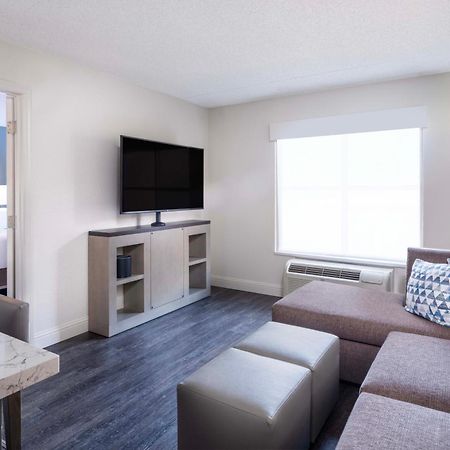 Отель Hyatt House Colorado Springs Airport Экстерьер фото