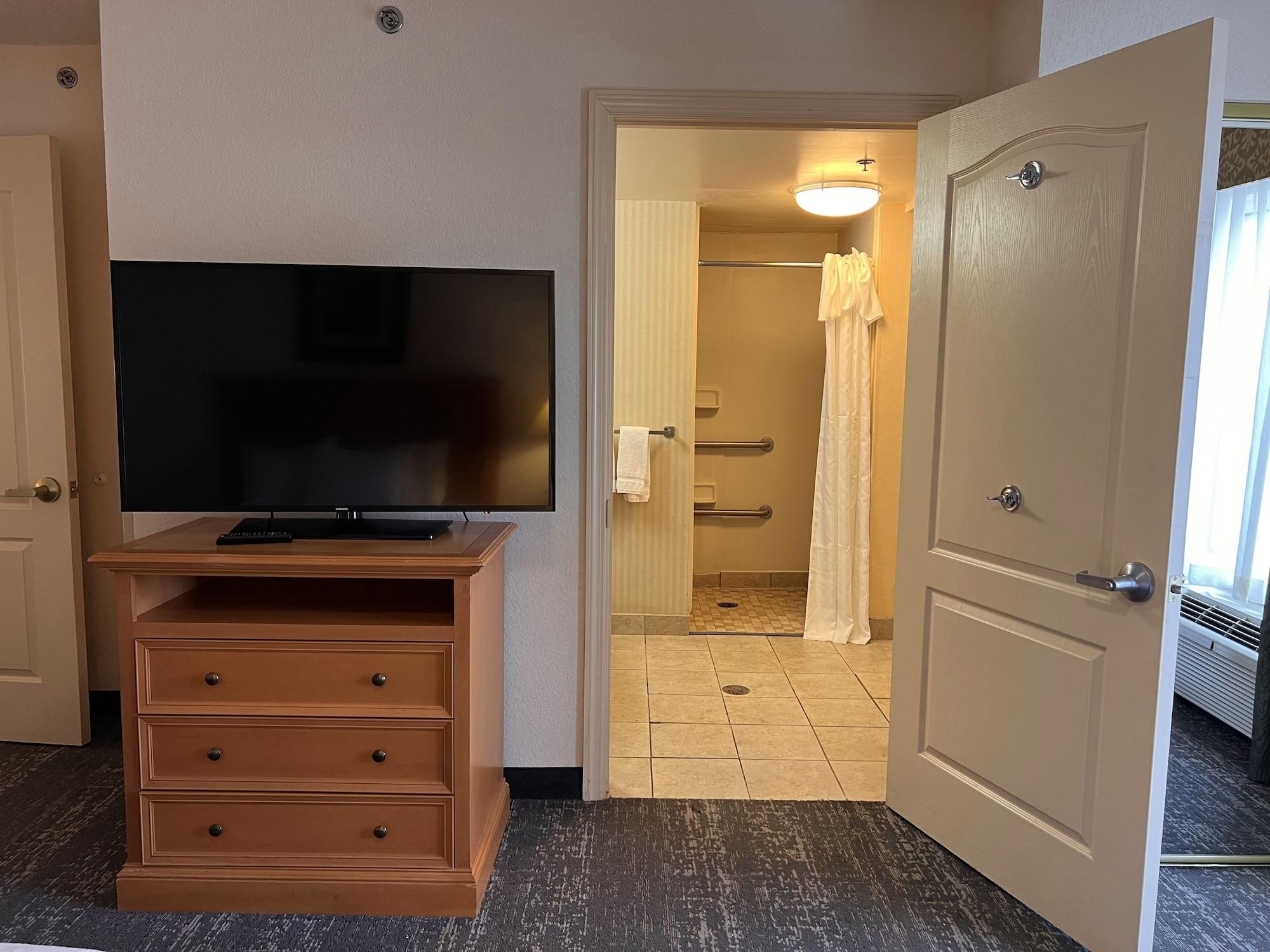 Отель Hyatt House Colorado Springs Airport Экстерьер фото