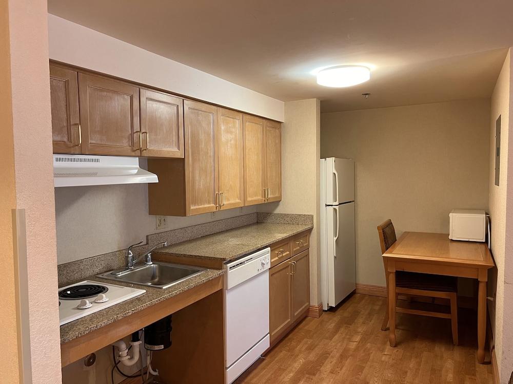 Отель Hyatt House Colorado Springs Airport Экстерьер фото