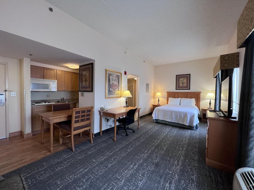 Отель Hyatt House Colorado Springs Airport Экстерьер фото