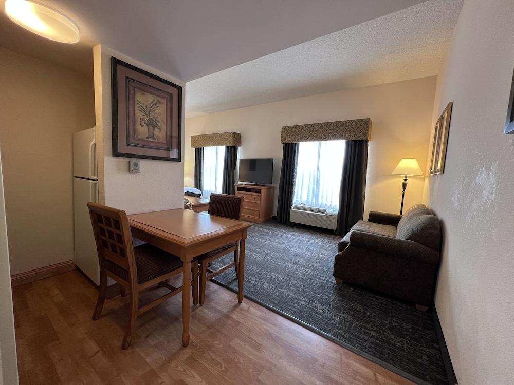 Отель Hyatt House Colorado Springs Airport Экстерьер фото