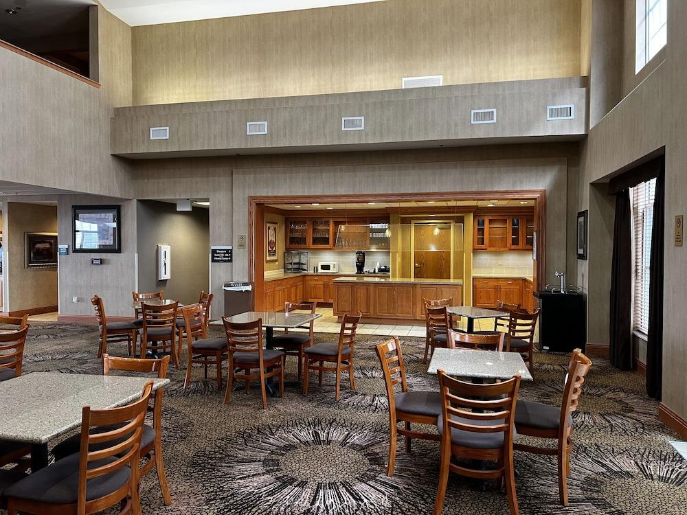 Отель Hyatt House Colorado Springs Airport Экстерьер фото