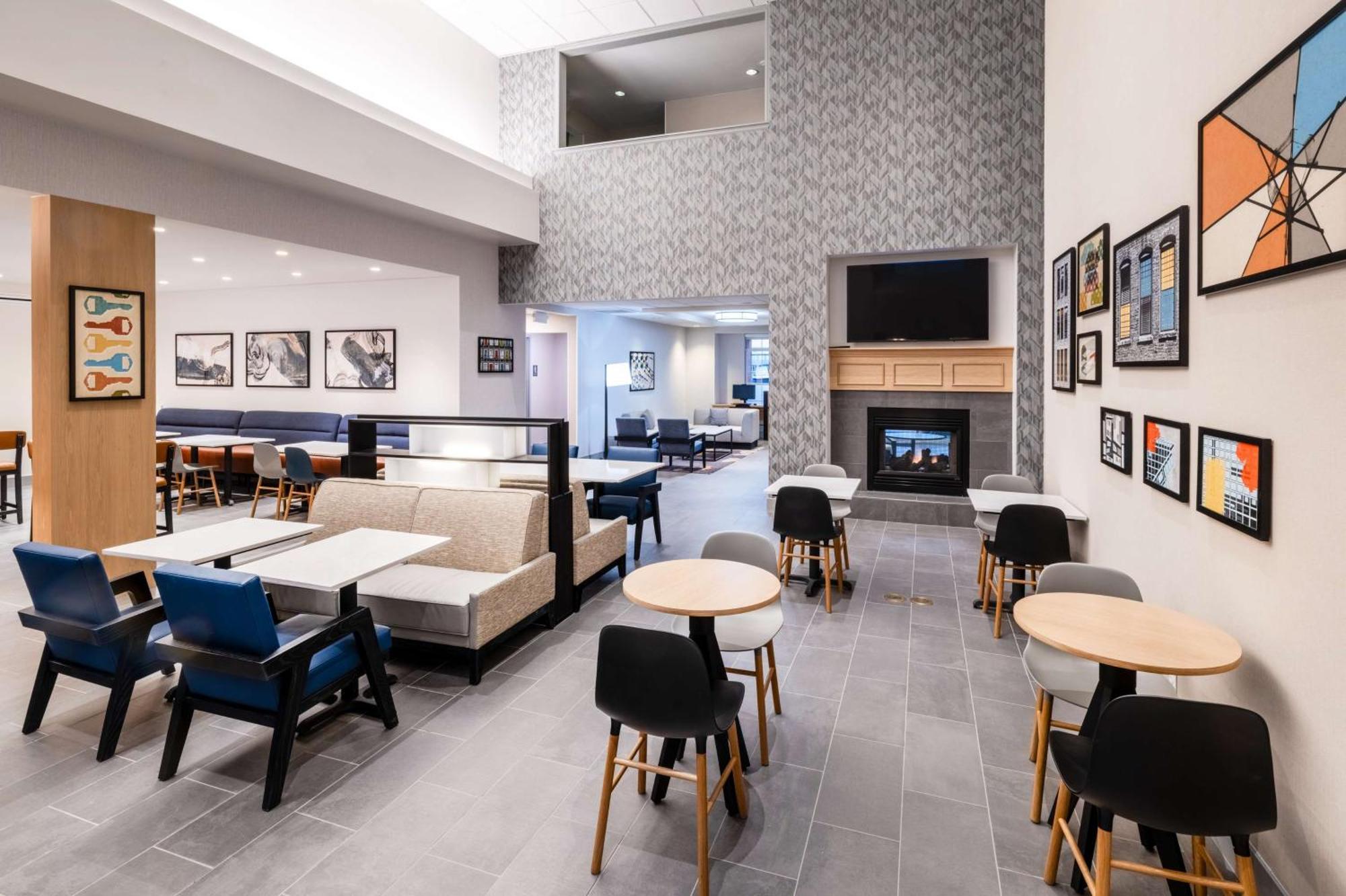 Отель Hyatt House Colorado Springs Airport Экстерьер фото