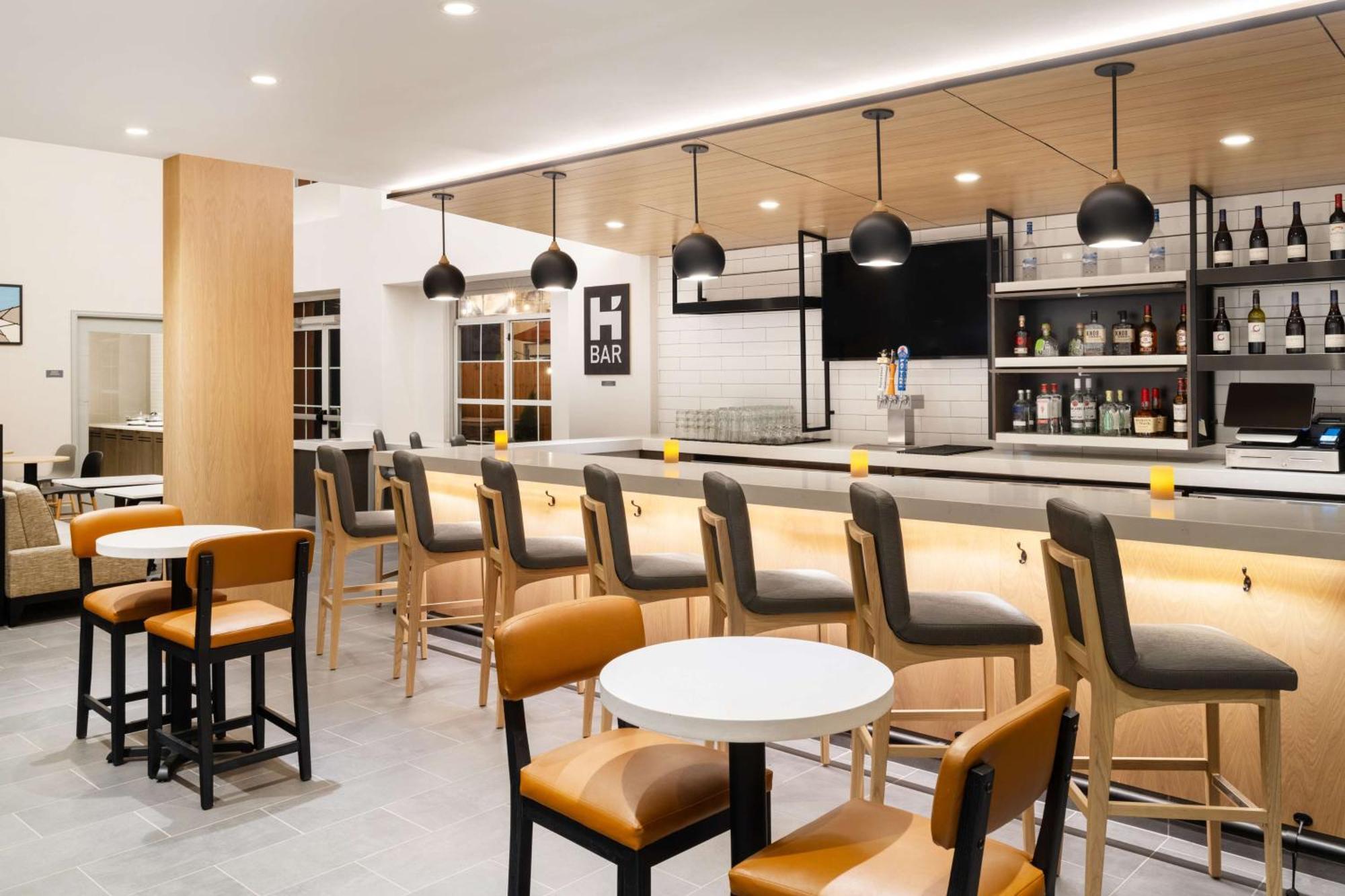 Отель Hyatt House Colorado Springs Airport Экстерьер фото