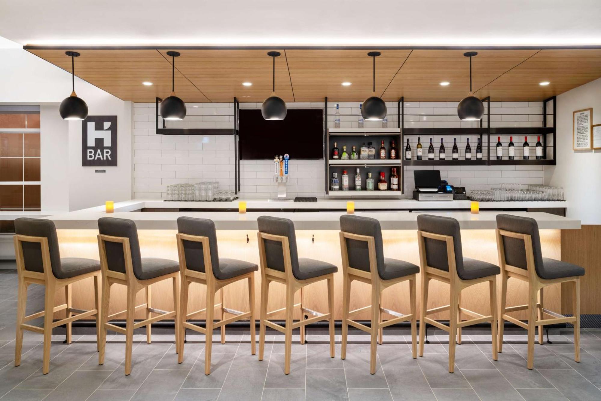 Отель Hyatt House Colorado Springs Airport Экстерьер фото