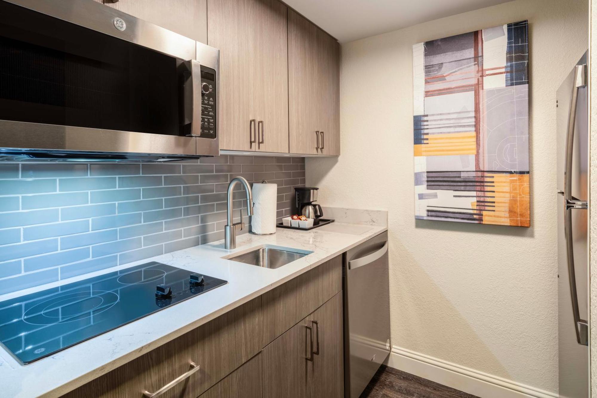 Отель Hyatt House Colorado Springs Airport Экстерьер фото