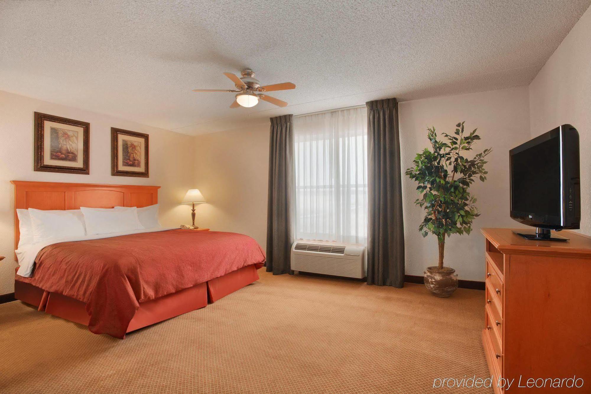 Отель Hyatt House Colorado Springs Airport Экстерьер фото