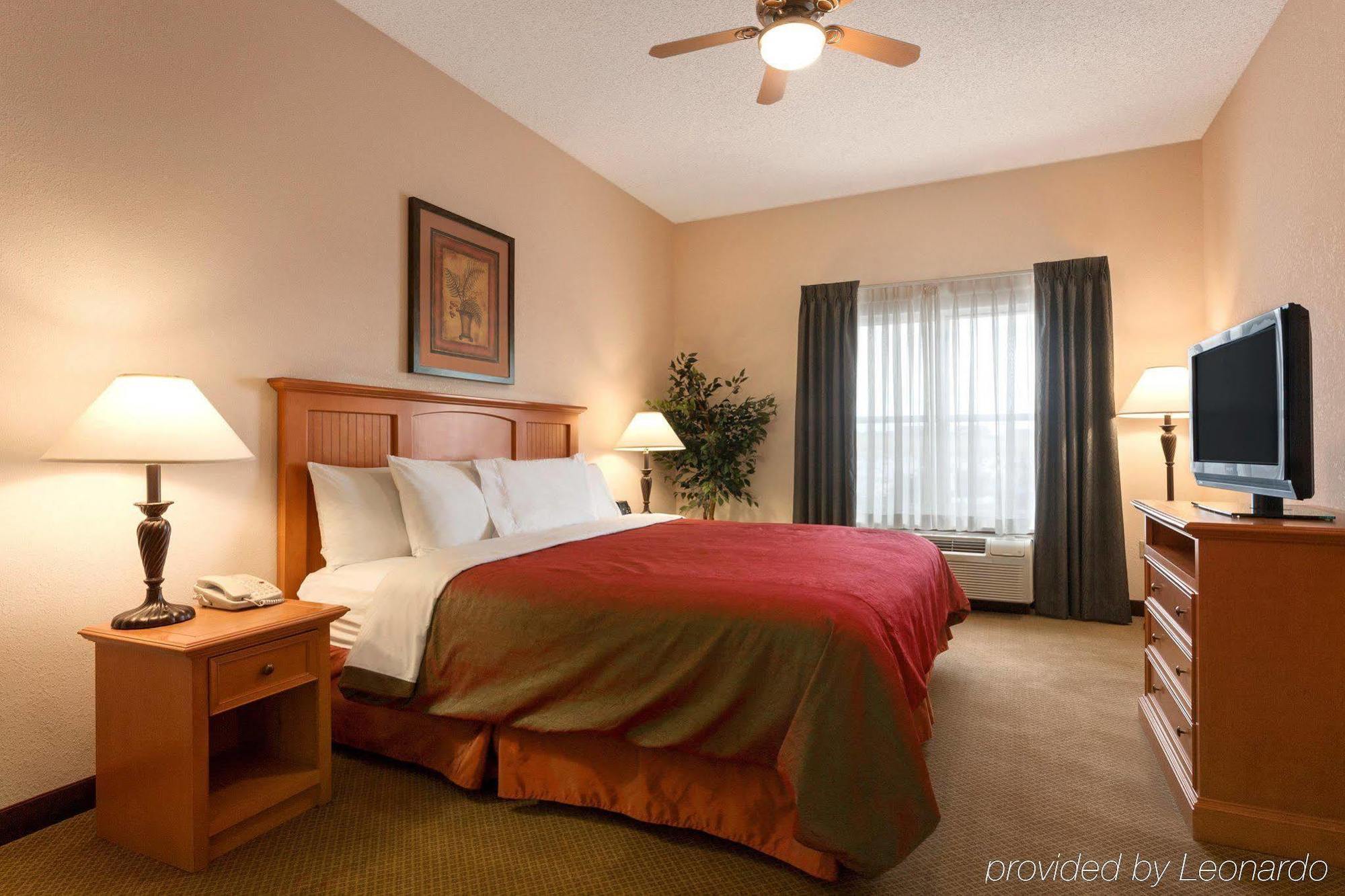 Отель Hyatt House Colorado Springs Airport Экстерьер фото